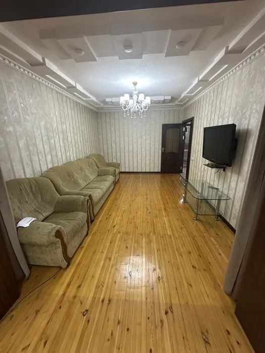 Sotiladi Квартира Центр Яккасарай Бобура 3//2//4 72м2  ор. парк Бабура