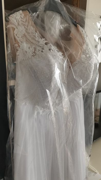 Vând ceva frumos și elegant pt nuntă, 700Lei, nouă