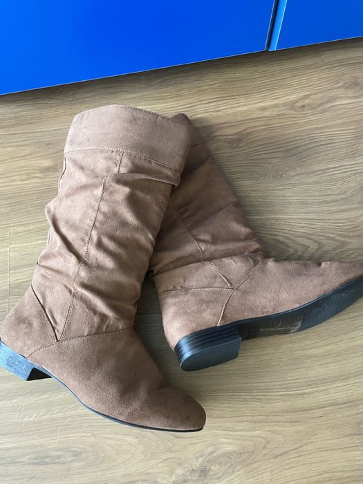 Нови велурени кафяви ботуши