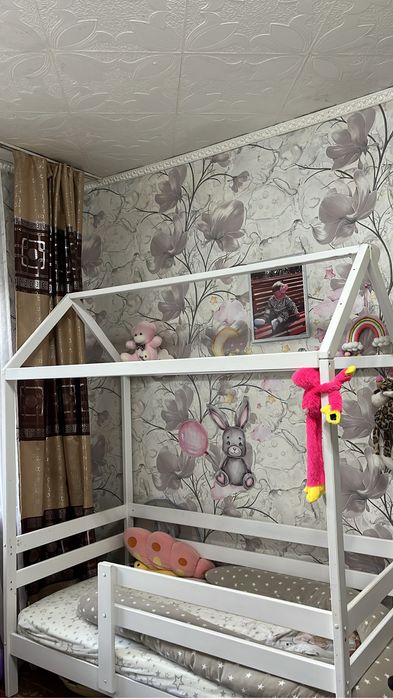 Продам детскую кровать «домик»