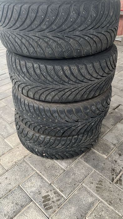 Продам б/у шины зимние.