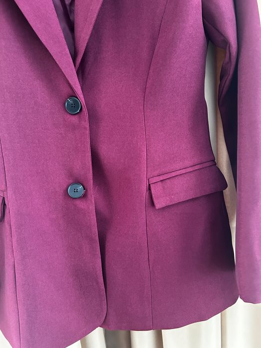 Дамско сако в цвят бурдо