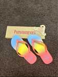 Papuci Havaianas noi, in cutie