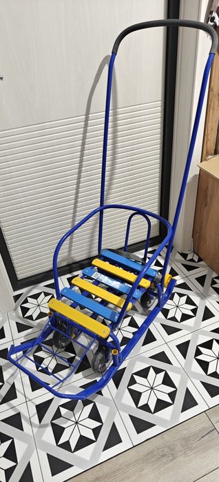 Продам санки со съемной ручкой