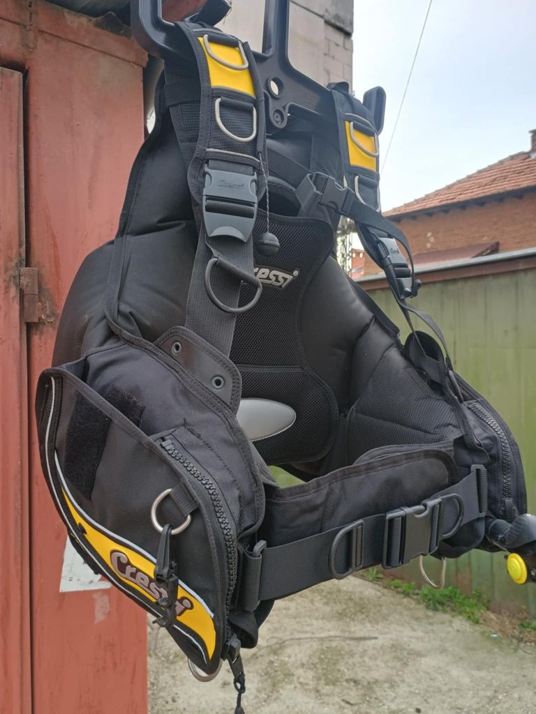 Водолазни жилетки AquaLung и Cressi