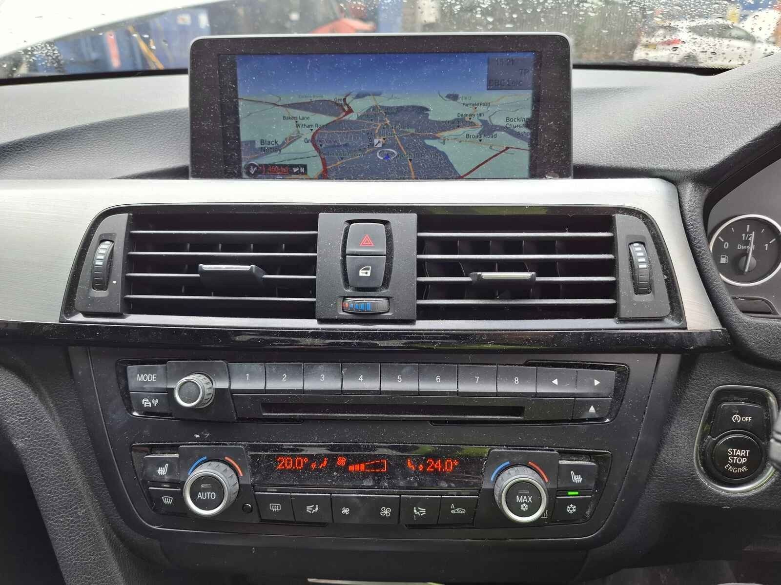 Bara spate cu senzori de parcare BMW Seria 3 2012 Berlina Alb