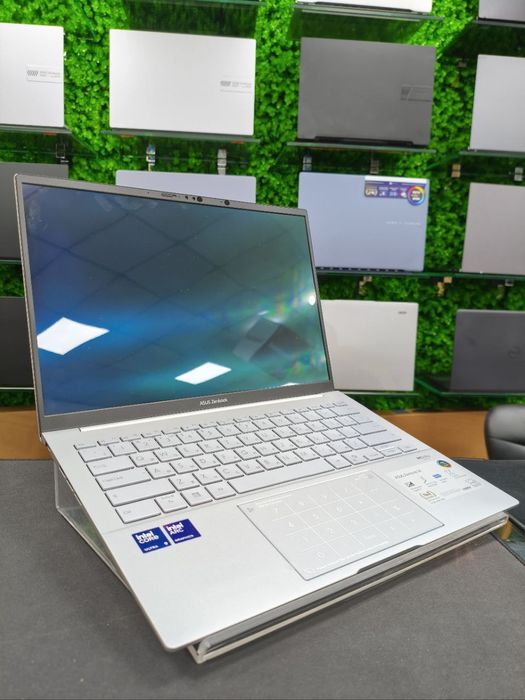 Asus Zenbook 14 OLED Intel core Ultra 9 32GB | 1 TB | 3K 120Hz OLED