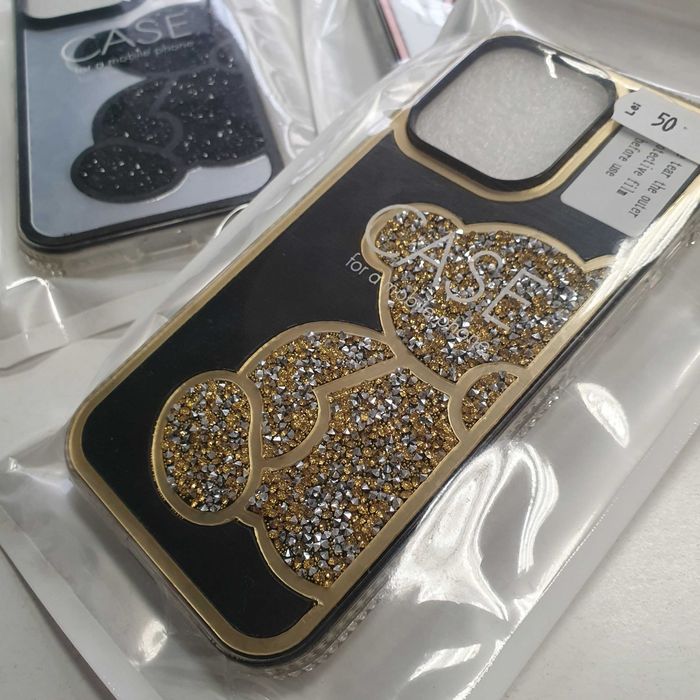 Husa iPhone 16 Pro Max cu strasuri / ursulet