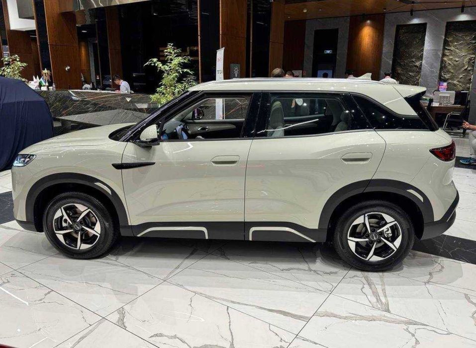 BYD Yuan up smart drive Naxt va nasiya