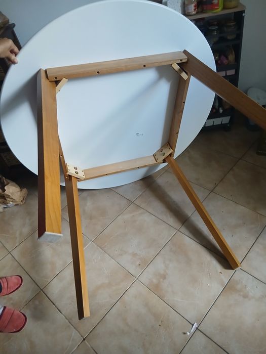 Masa rotunda de bucătărie