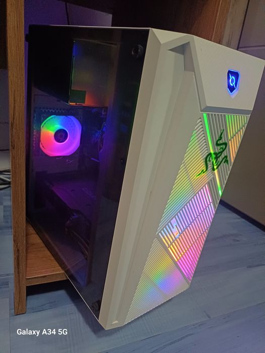 Vând  PC gaming.