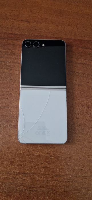 Samsung Z flip 5