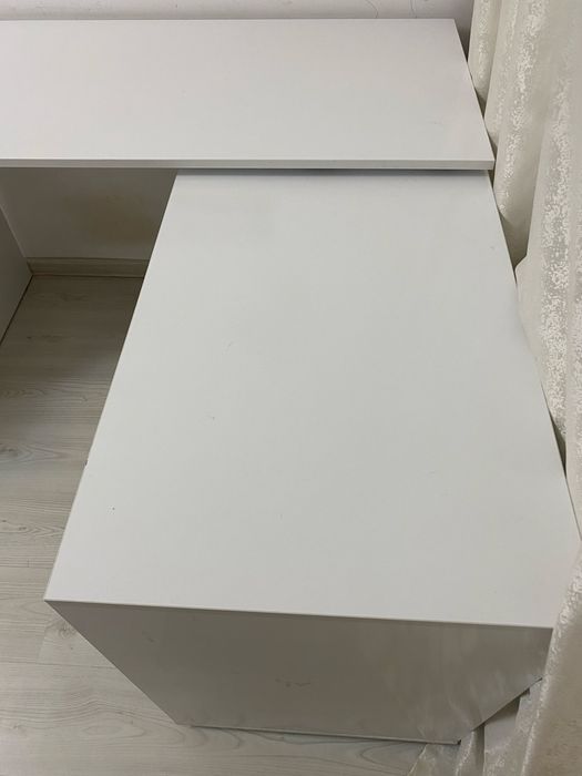 Birou cu spatiu depozitare forma L