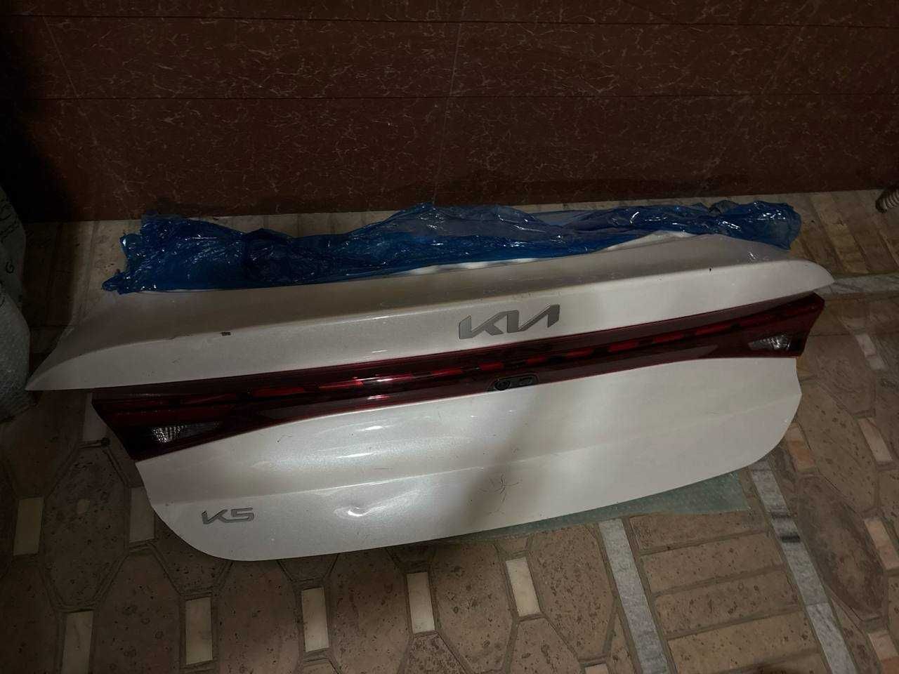 KIA K5 GTline bagaj stop
