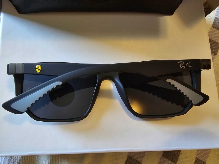 Toc+laveta+saculet+ochelari de soare Rayban Ferrari 1