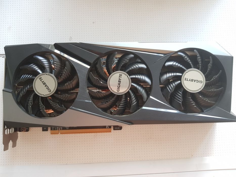 Видеокарта gigabyte Radeon RX 7600 8gb