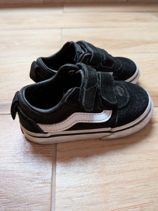 Детски обувки Nike и Vans