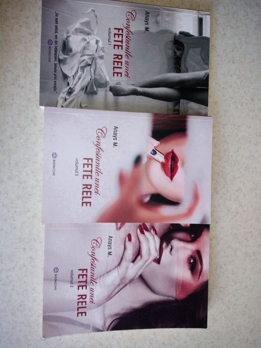 Seria cu 3 volume "Confesiunile unei fete rele"