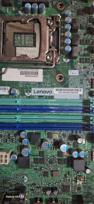 Placi de baza PC,Foxconn si una Lenovo