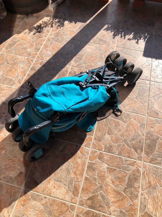 Бебешка количka Moni