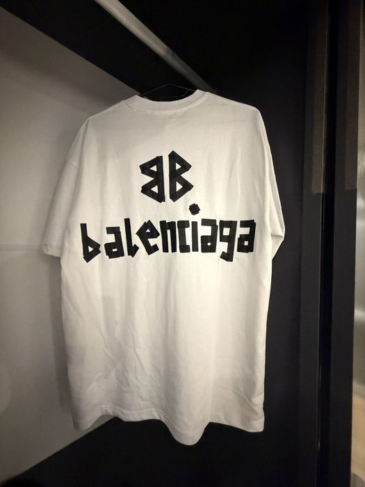 Baleciaqa тениска