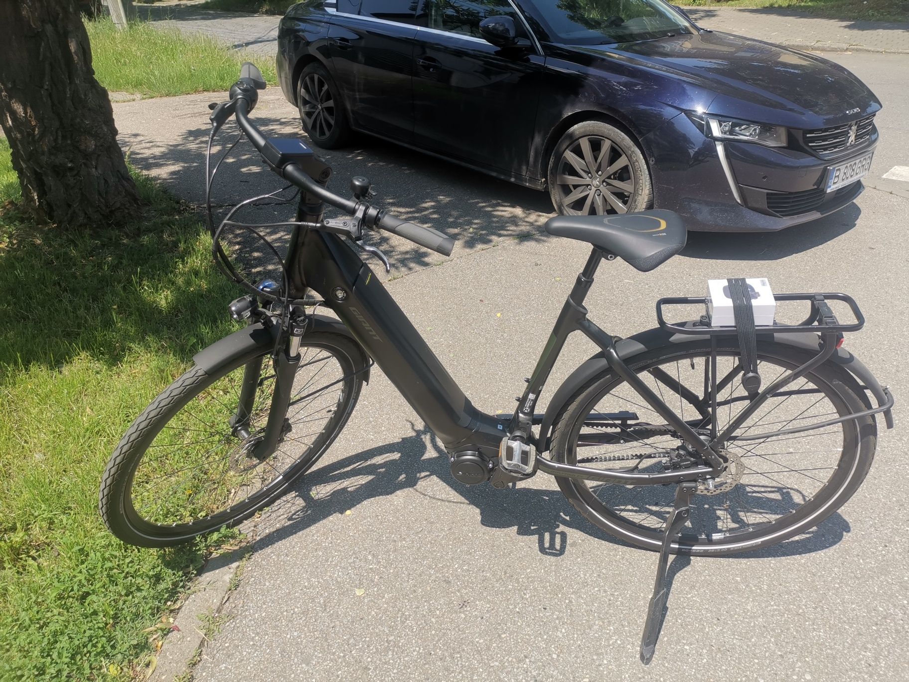 Vând bicicletă electrică Giant