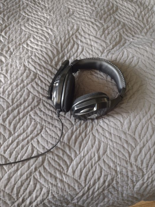 Чисто нови слушалки