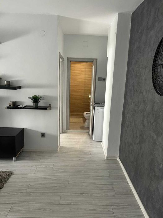 Inchiriez apartament ultracentral.