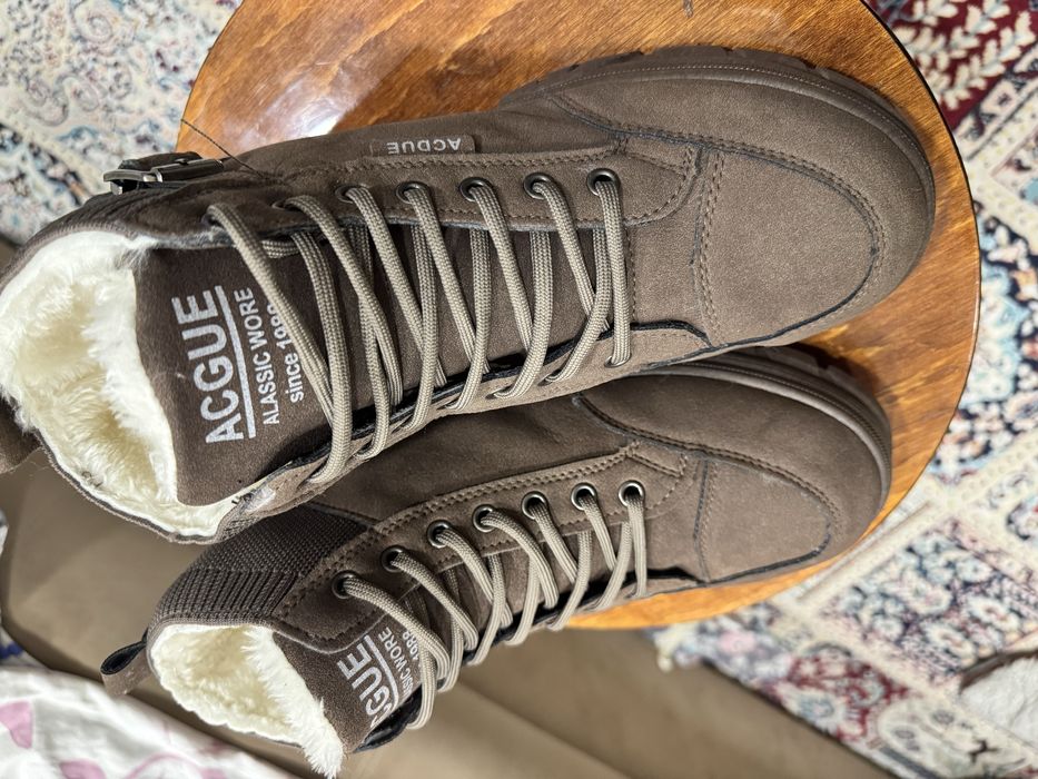 Продам зимнюю обувь