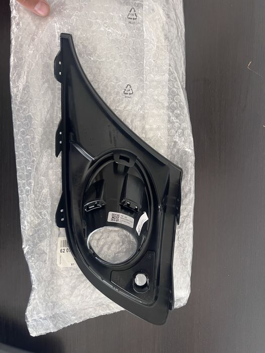 Ornament/grila proiector crom  megane 3 originale