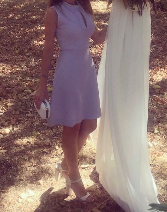 Бледолилава рокля на Sandro с перли и камъни