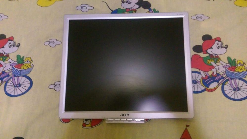 Vand monitor acer 19" inch  NOU