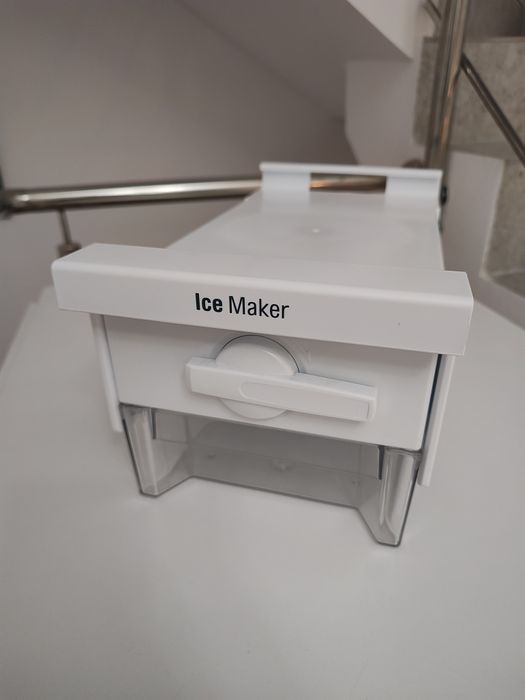 Dispozitiv cuburi de gheata LG