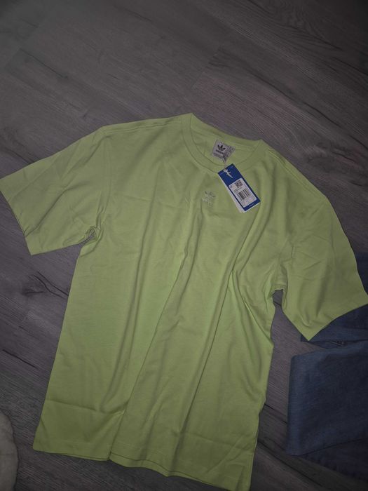 Tricou dama Adidas nou xs oversized
