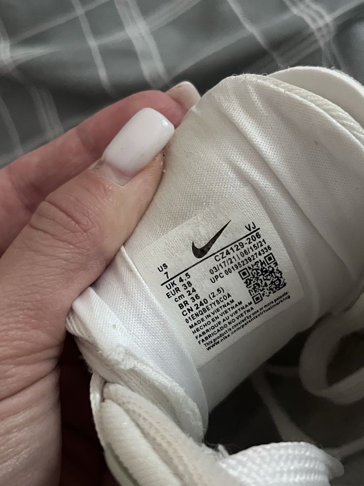 Маратонки Найк 38 Nike