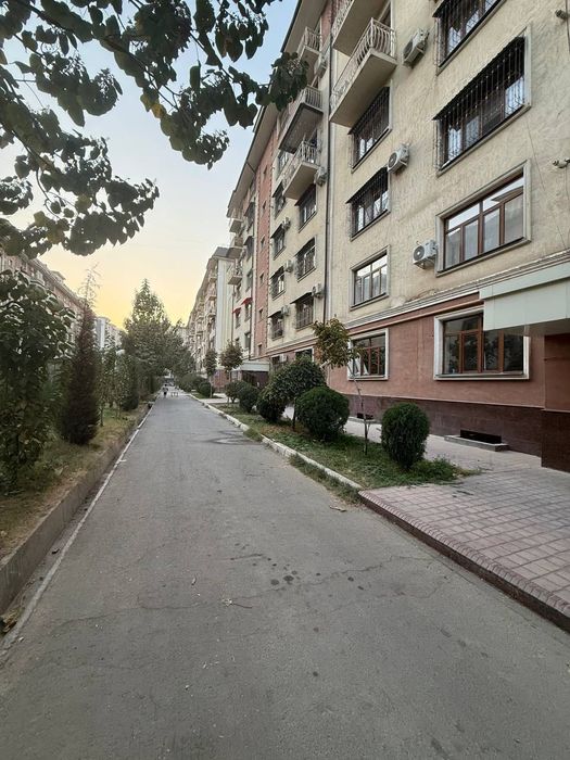 Продается 3 комнатная коробка ул.Махтумкули