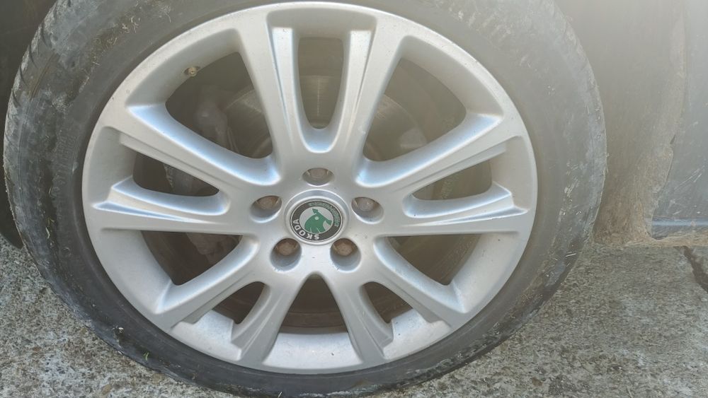 Шкода Октавия 4×4 комби 2006 г. 105 коня. Само на части.