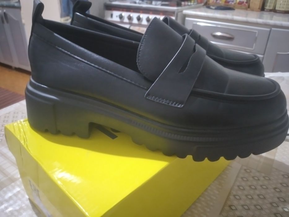 Кожаная стильная обувь