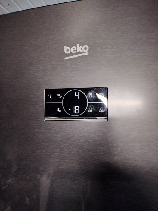 Frigider Beko2m full no frost