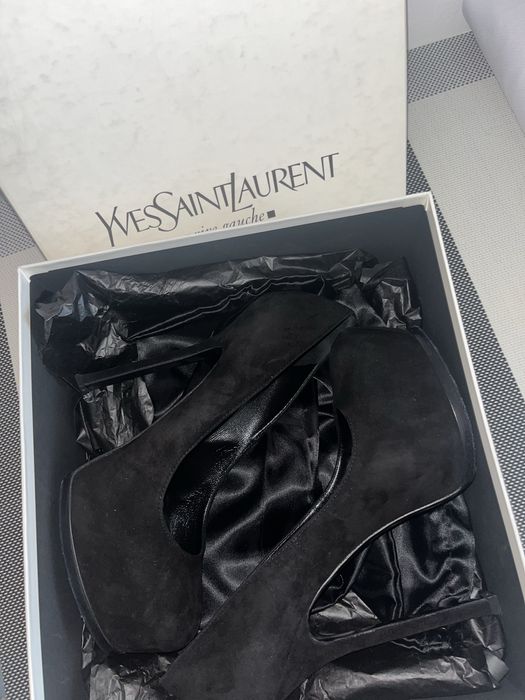 Yves Saint Laurent Black Suede Pumps (Rive Gauche)