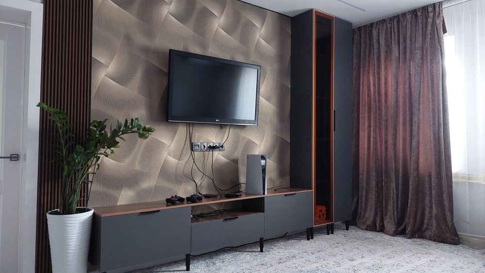 Продам тв LG диагональ 107см