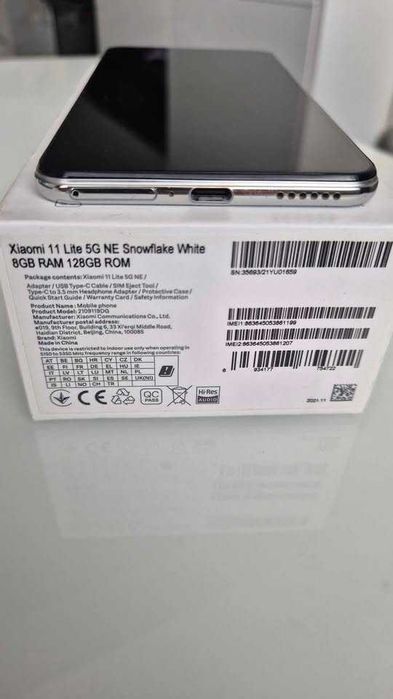 Телефон Xiaomi 11 Lite 5G NE . Подарък 5 броя кейсове!