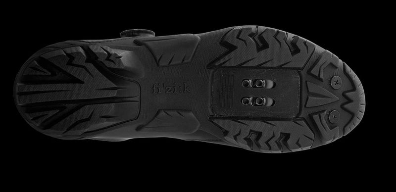 Шпайкове Fizik M6 Uomo Boa