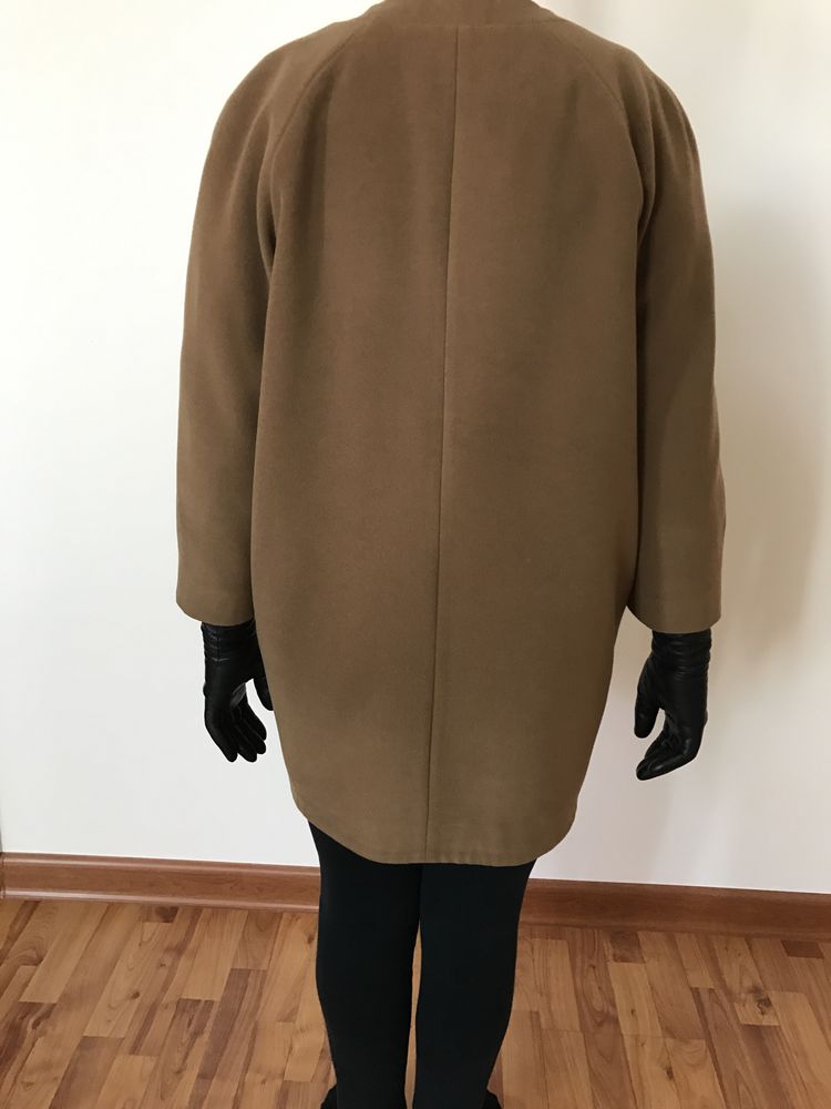 Продам коричневое пальто в отличном состоянии