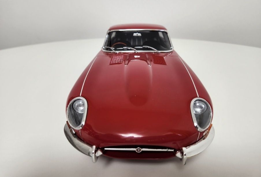 Macheta scara 1/12 Jaguar E-Type GT Spirit