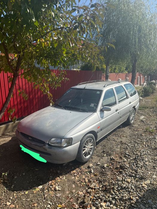 Vând Ford escort