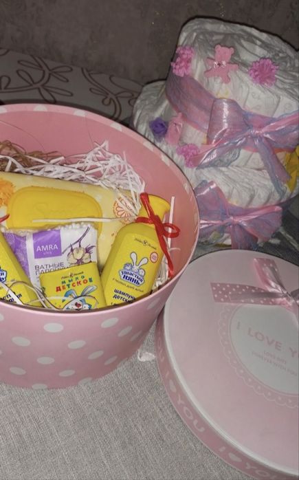 Подарок торт из памперсов