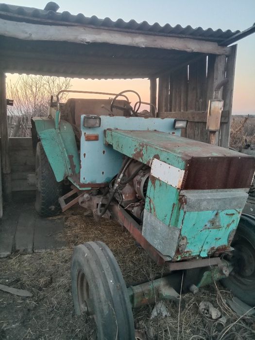 Продам трактор самоделки , рабочяя двигатель т 40 полностью исправно ,