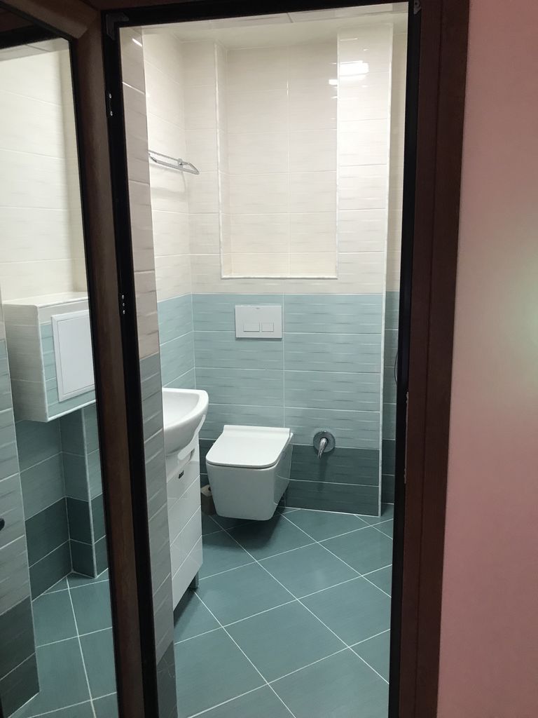 Продава се Двустаен апартамент в Перник, Център - 54 кв.м за 1482 €/кв.м - Снимка #1