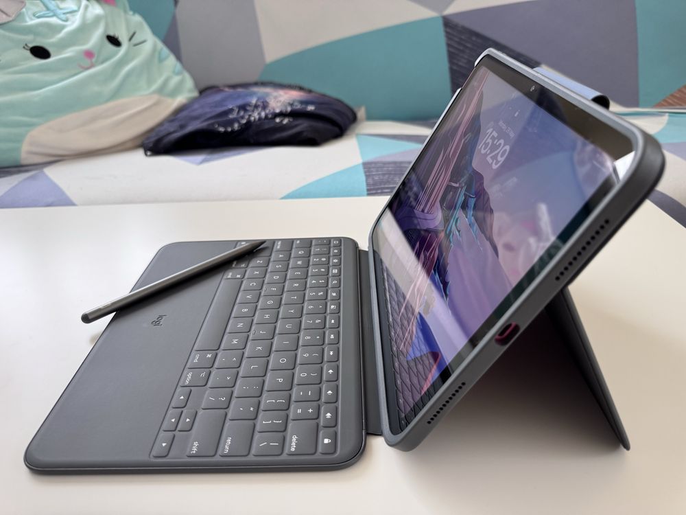 iPad 10th Gen (розов) – 64GB Wi-Fi + писалка + калъф с клавиатура